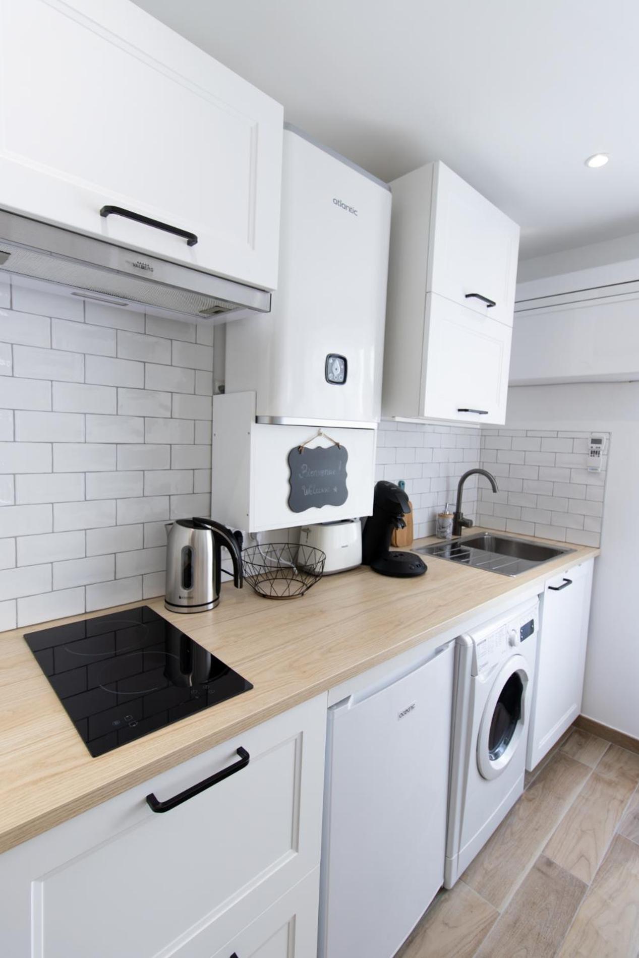 Charmant Studio Climatise 'Alma 1' - Beziers Centre - Wifi Fibre - Netflix Apartment Exterior photo